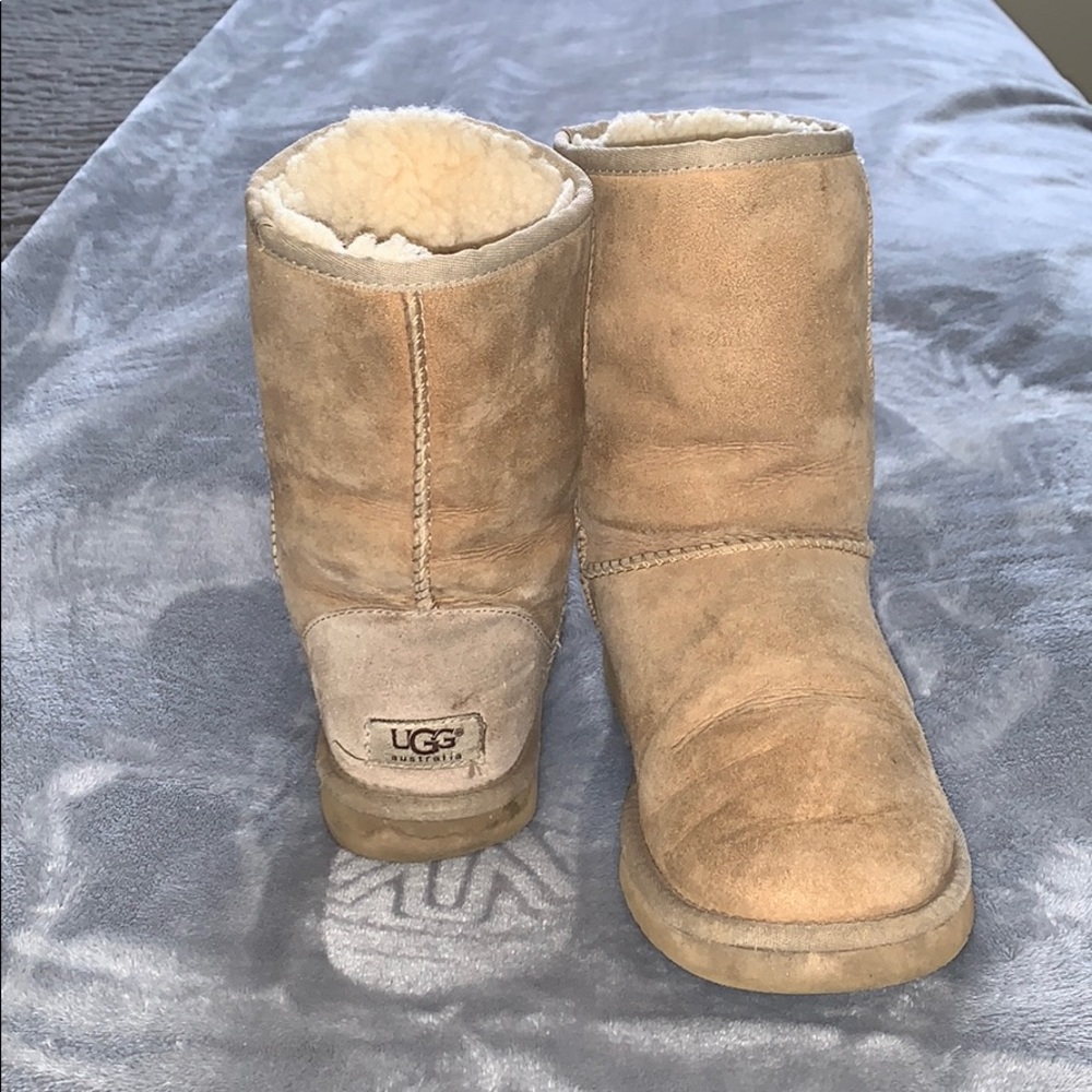 Short Sand UGG